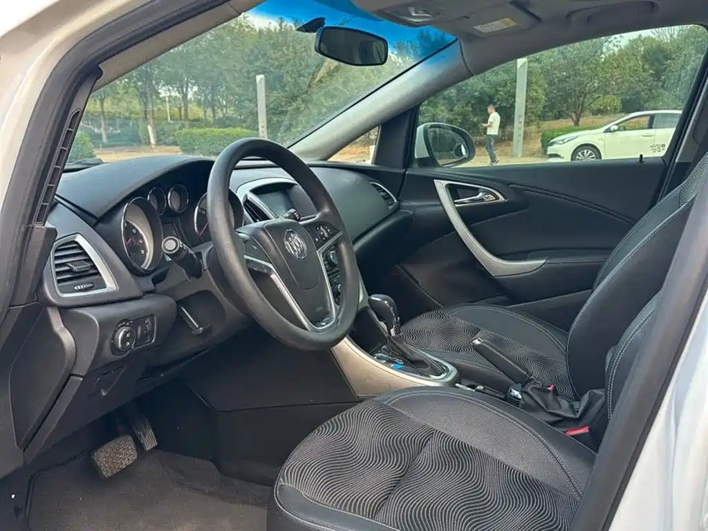 Buick Excelle — миниатюра 8