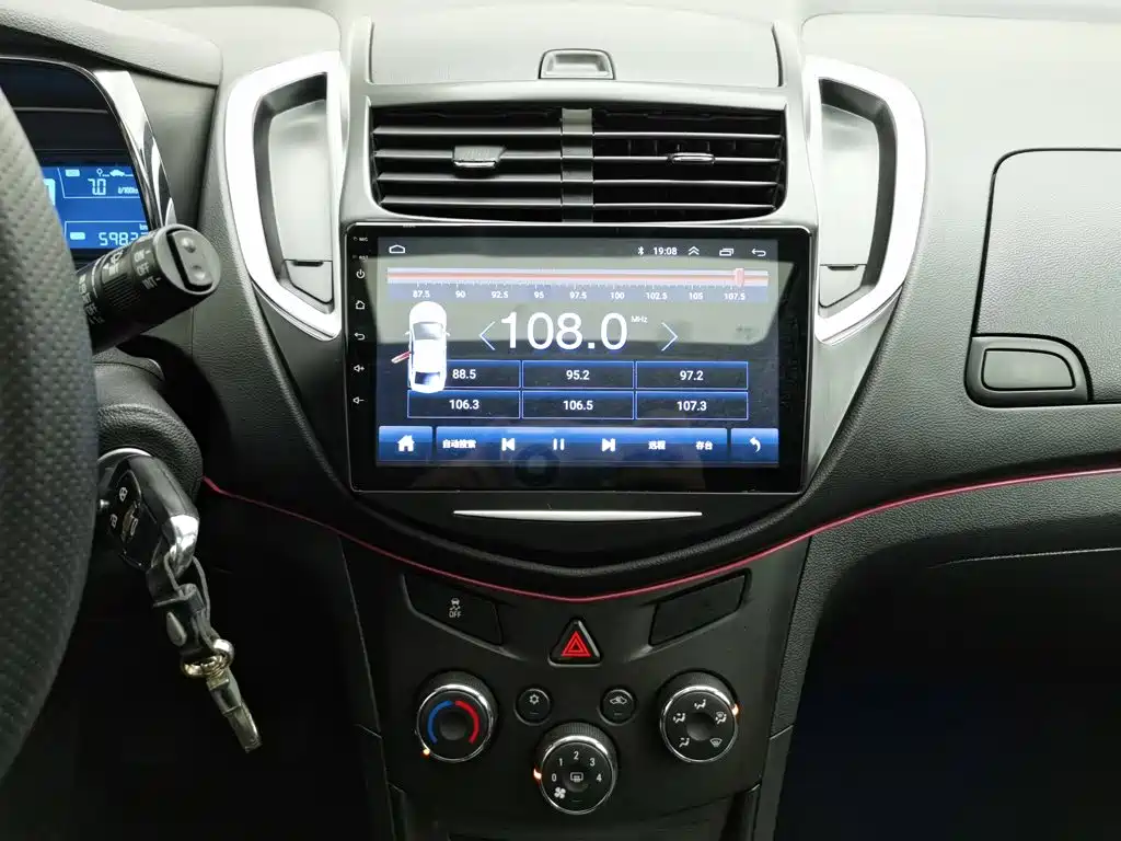 Chevrolet Trax — миниатюра 12