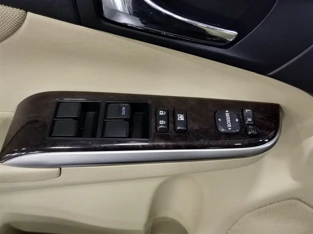 Toyota Camry 2015 2.0E Elite