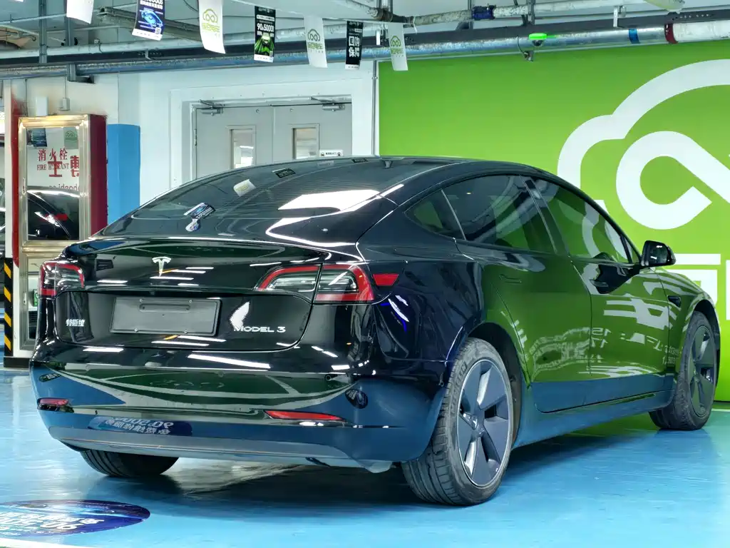 Tesla Model 3 — миниатюра 16