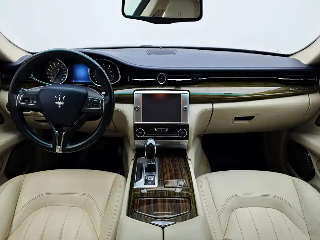 Maserati Quattroporte — миниатюра 20