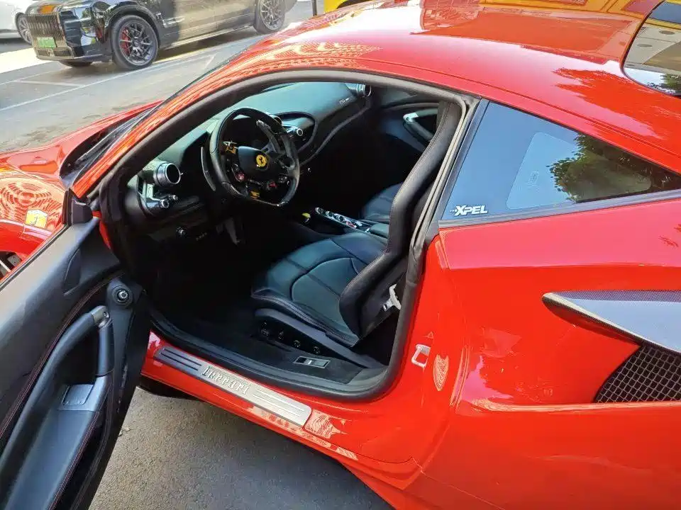 Ferrari F8 — миниатюра 4