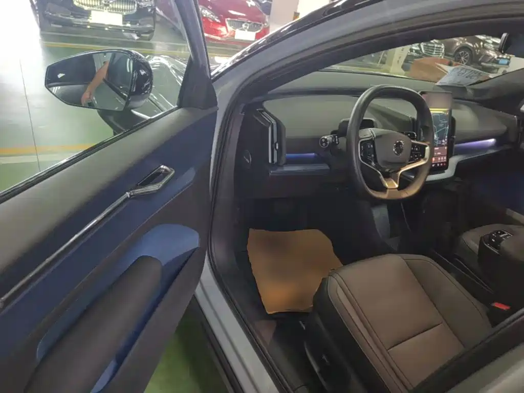 Volvo EX30 — миниатюра 16