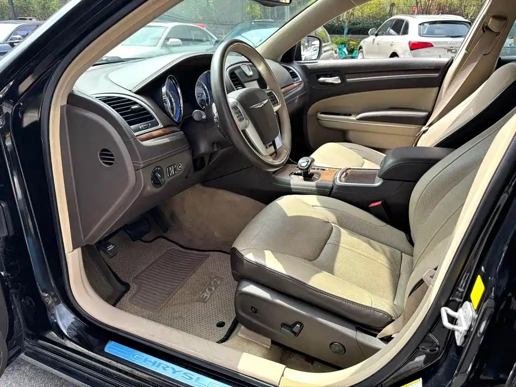 Chrysler 300C — миниатюра 8