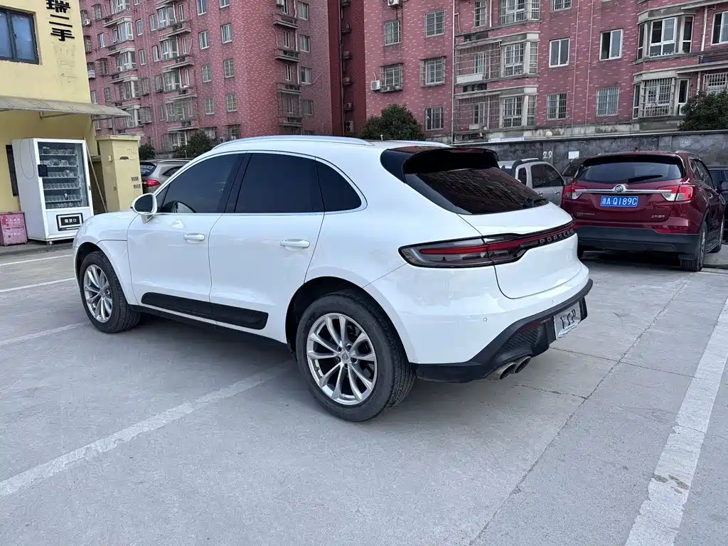 Porsche Macan — миниатюра 9