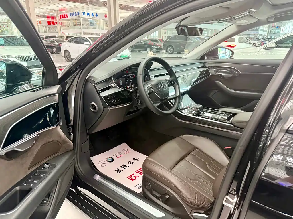 Audi A8 — миниатюра 5