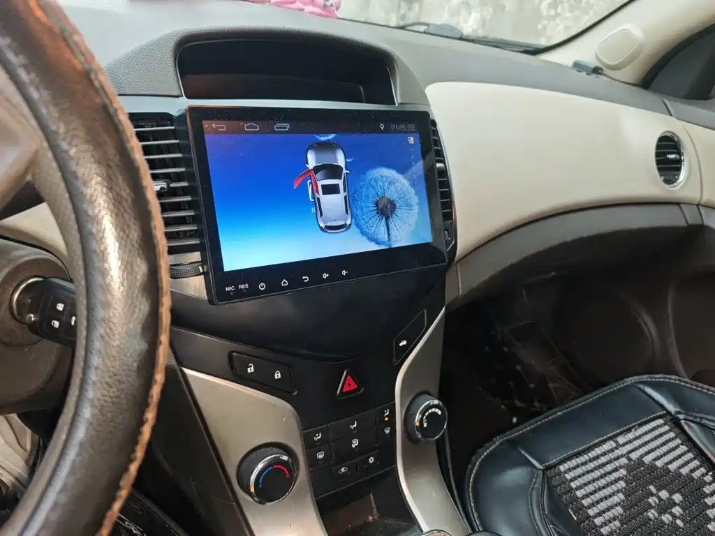 Chevrolet Cruze — миниатюра 15