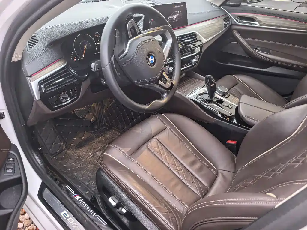 BMW 5 Series New Energy — миниатюра 4