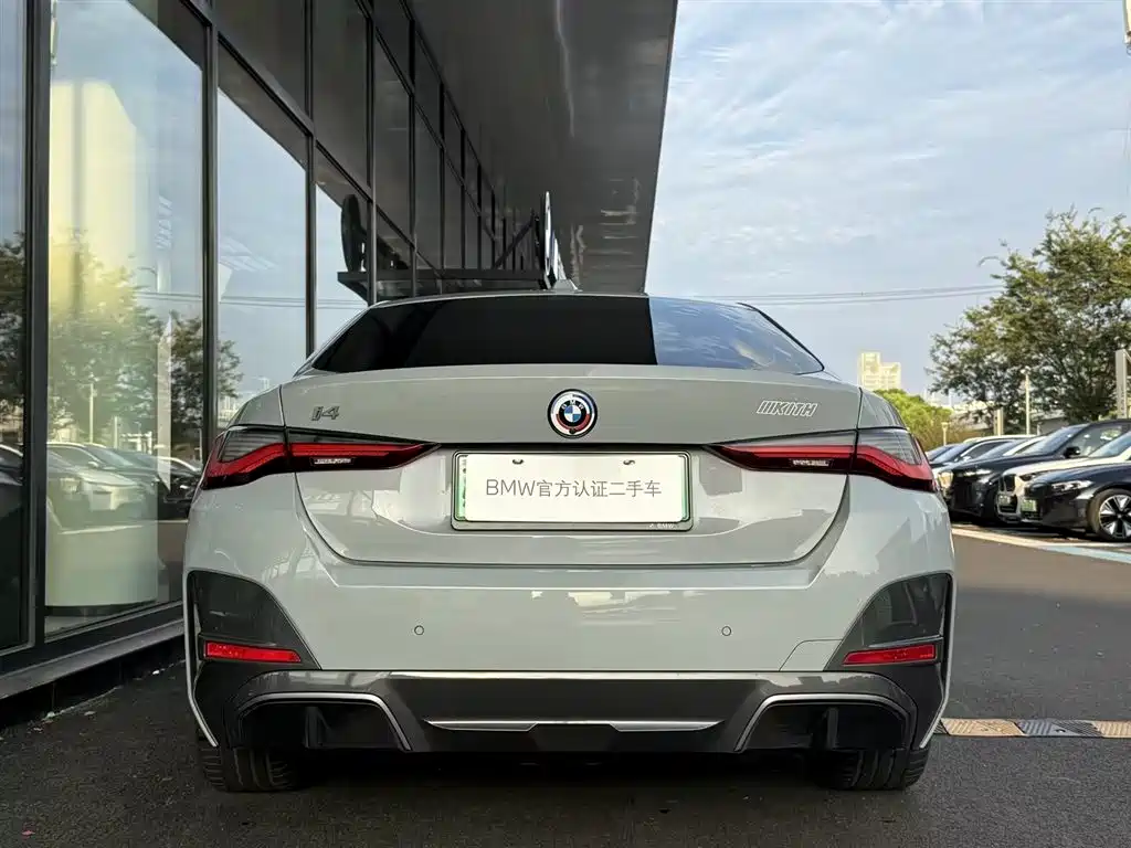 BMW i4 — миниатюра 5