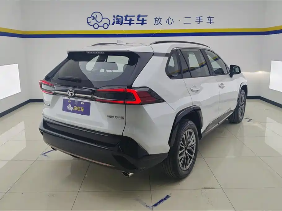 Toyota Wildlander 2024 2.0L CVT Luxury PLUS