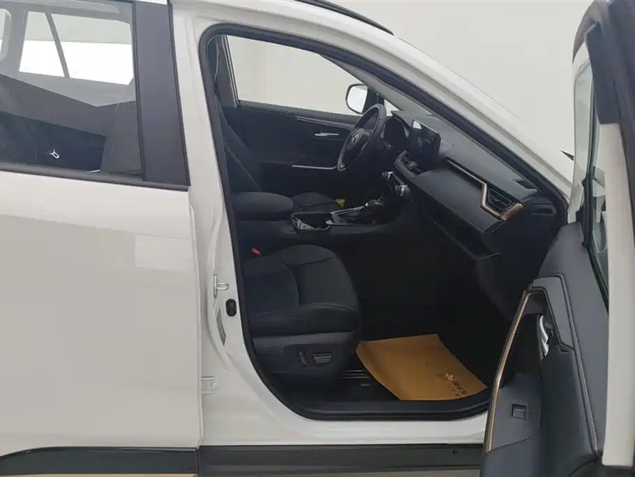 Toyota Wildlander 2024 2.0L CVT Luxury PLUS