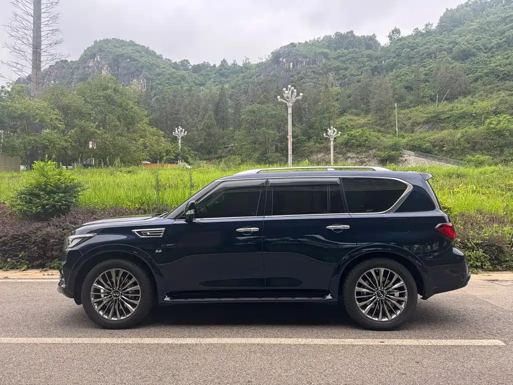 Infiniti QX80 2016 5.6L 4WD