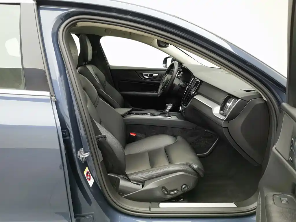Volvo S60 — миниатюра 23