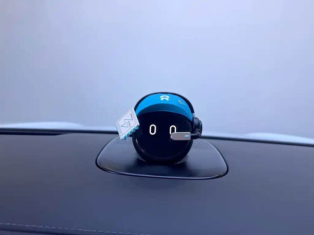 NIO ES8 — миниатюра 10