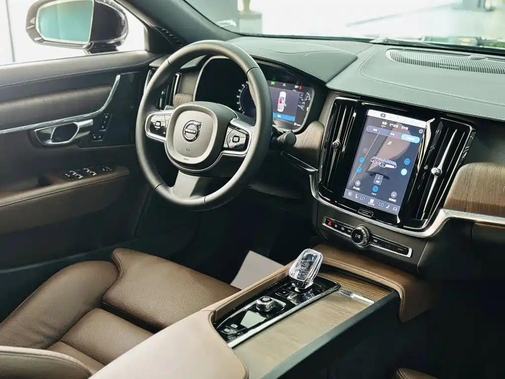 Volvo S90 — миниатюра 11