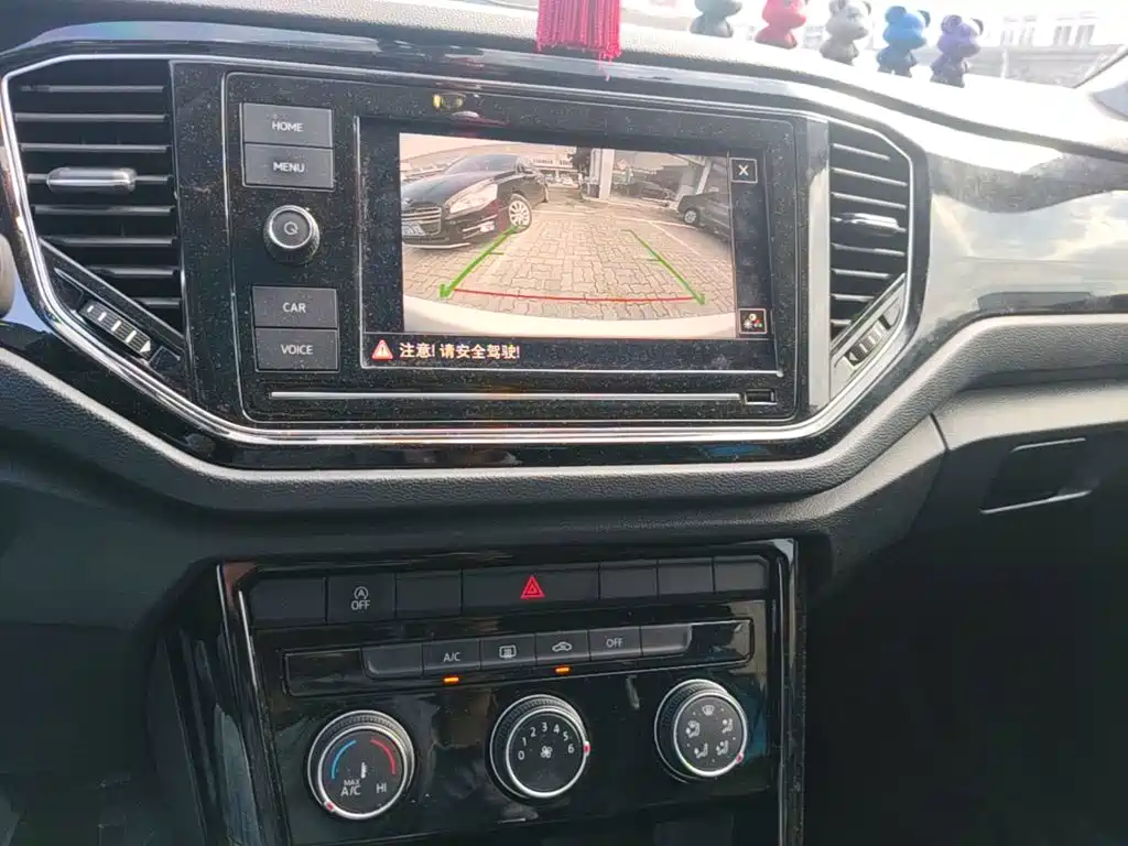 Volkswagen T-Roc — миниатюра 13