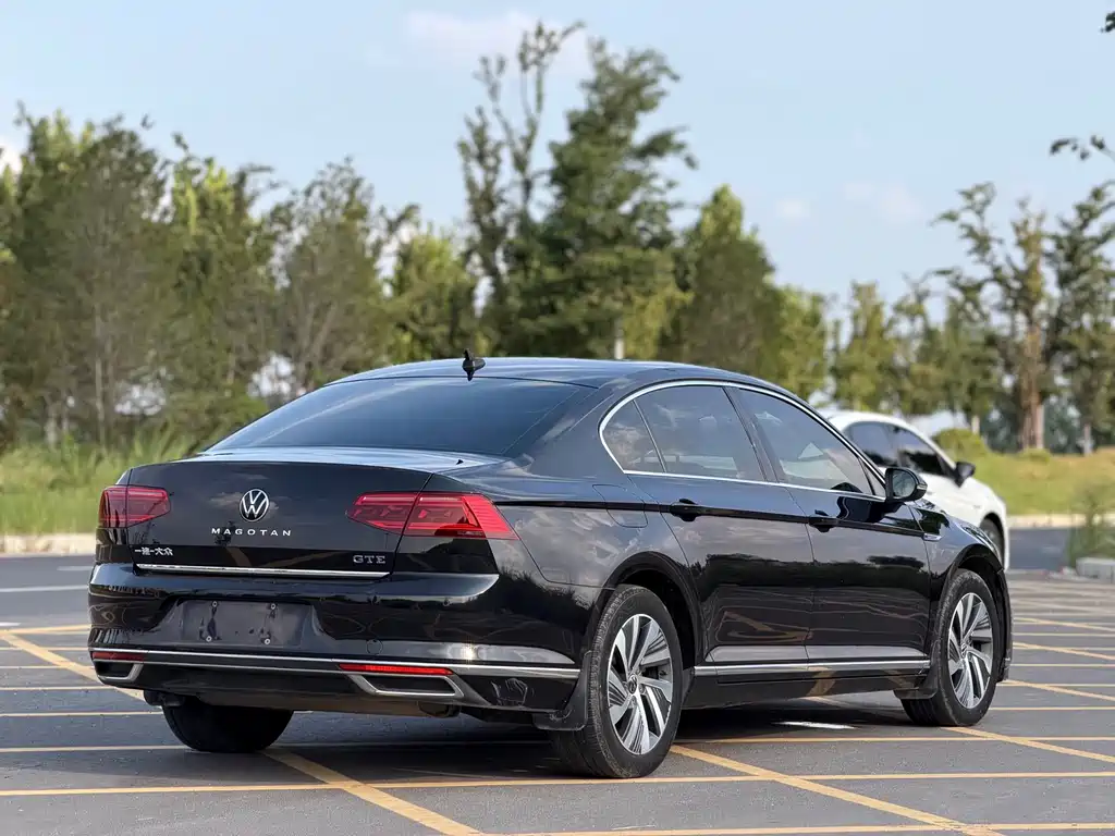 Volkswagen Magotan PHEV — миниатюра 7