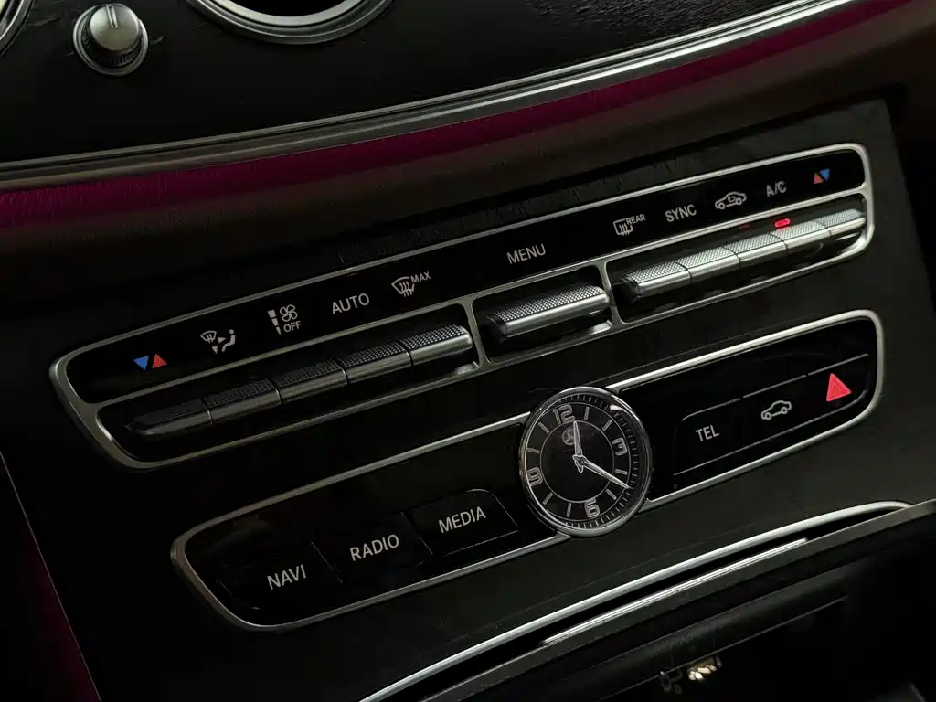 Mercedes-Benz E-Class — миниатюра 20