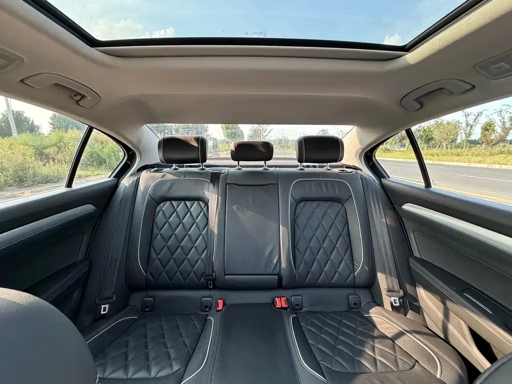 Volkswagen Magotan PHEV — миниатюра 32
