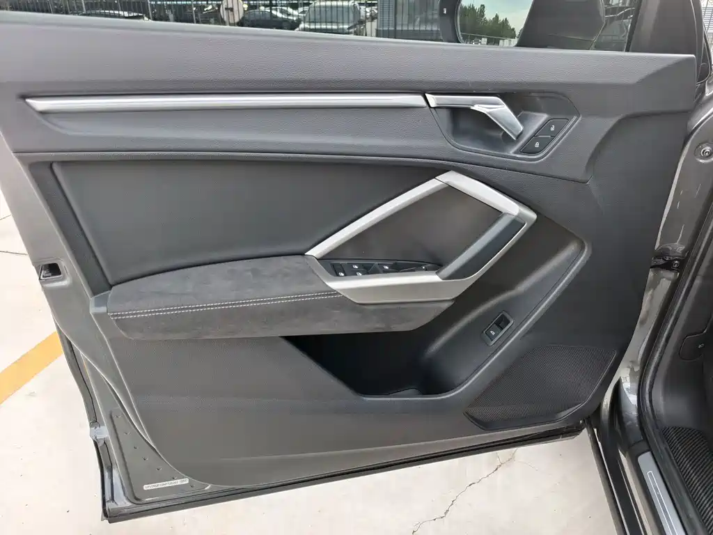 Audi Q3 — миниатюра 11