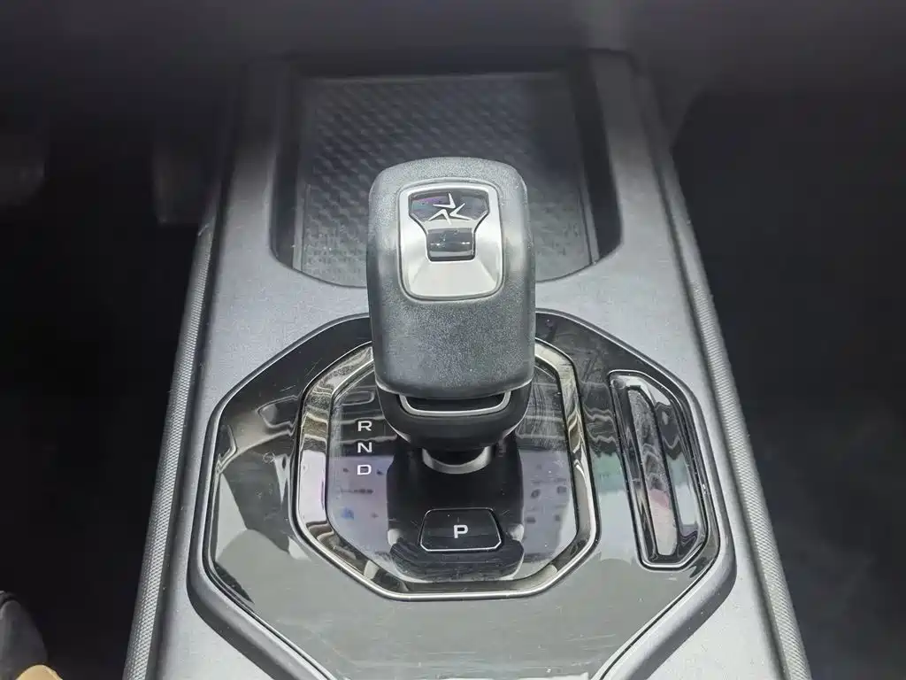 GEELY AUTOMOBILE GEELY ICON