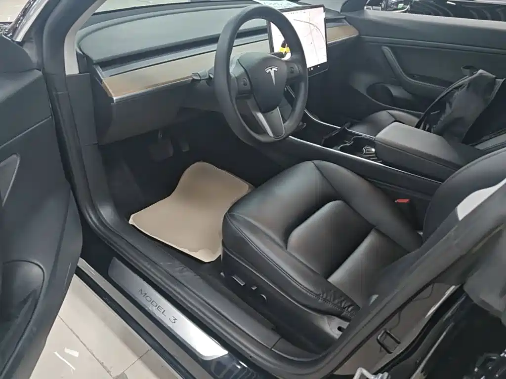 Tesla Model 3 — миниатюра 15
