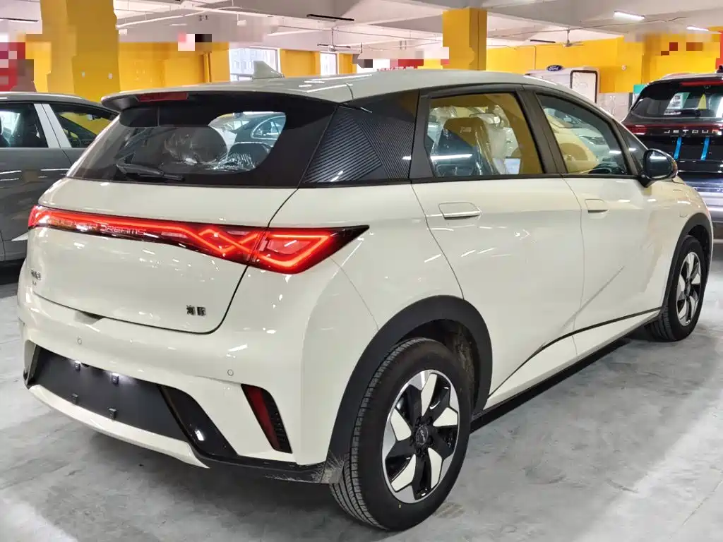 BYD Dolphin — миниатюра 7