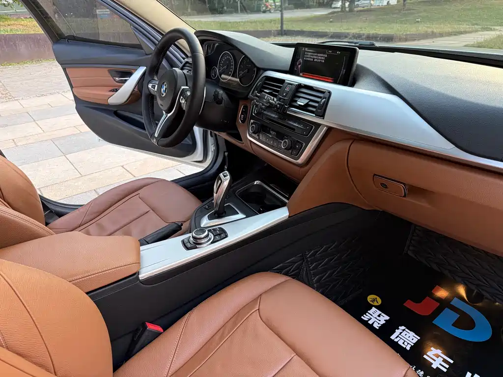 BMW 3 Series — миниатюра 18