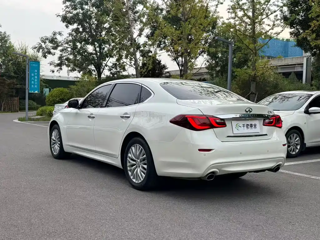 Infiniti Q70 — миниатюра 14