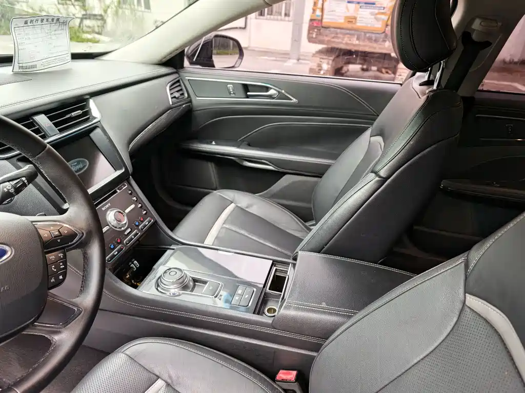 Ford Taurus — миниатюра 11