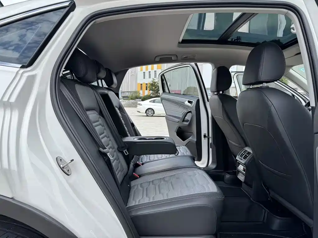 Volkswagen Tiguan X — миниатюра 22