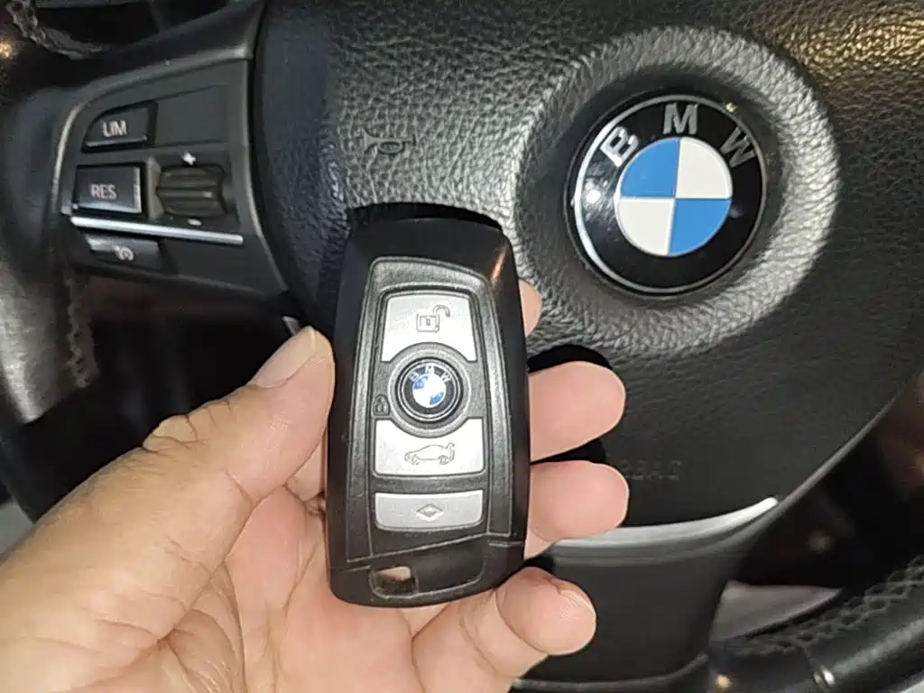 BMW 5 Series — миниатюра 9