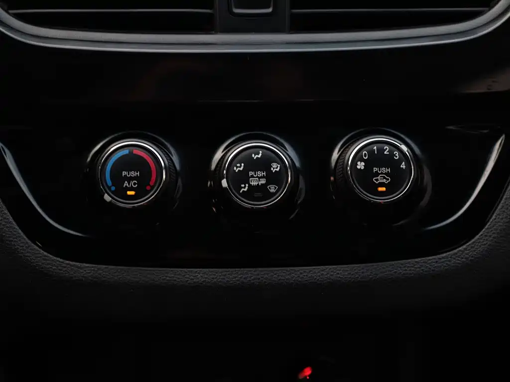Baojun 310 — миниатюра 10
