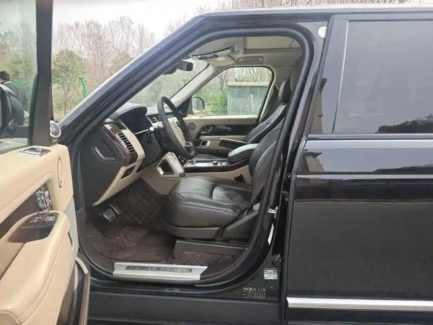 Land Rover Range Rover — миниатюра 8