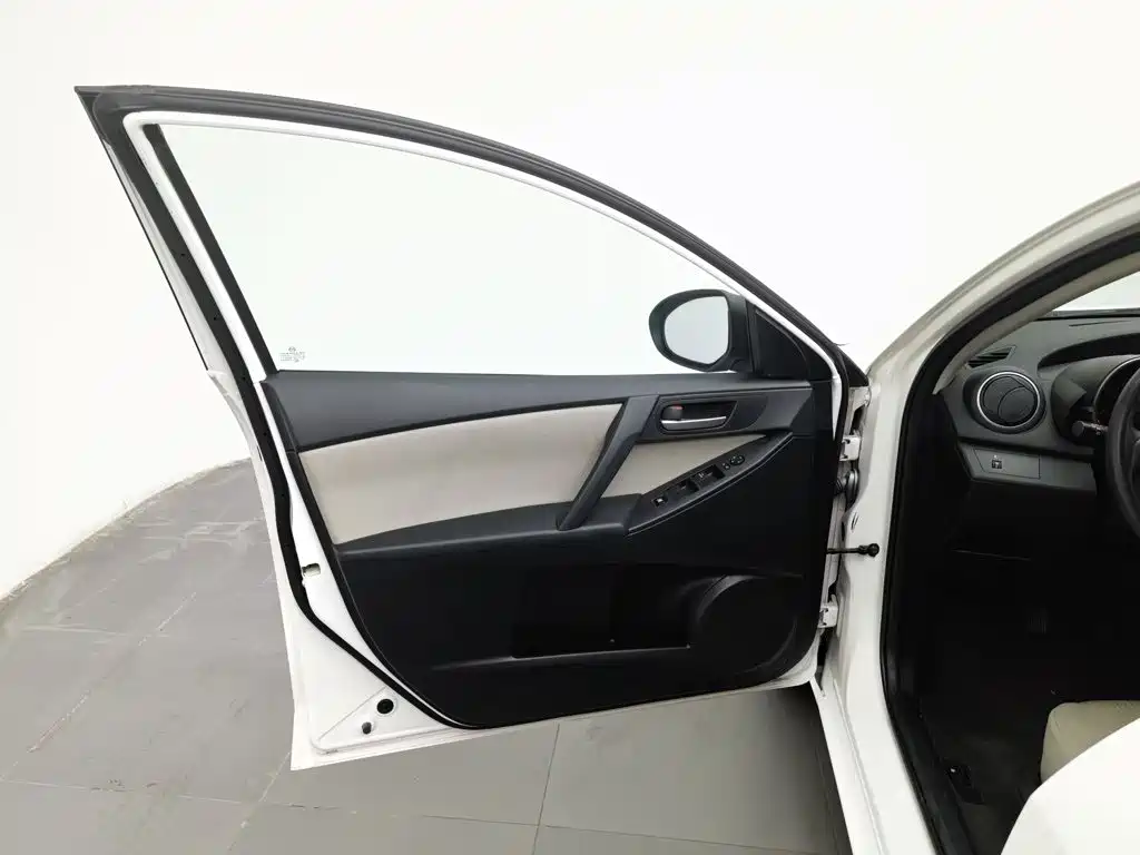 Mazda 3 Xingcheng — миниатюра 8