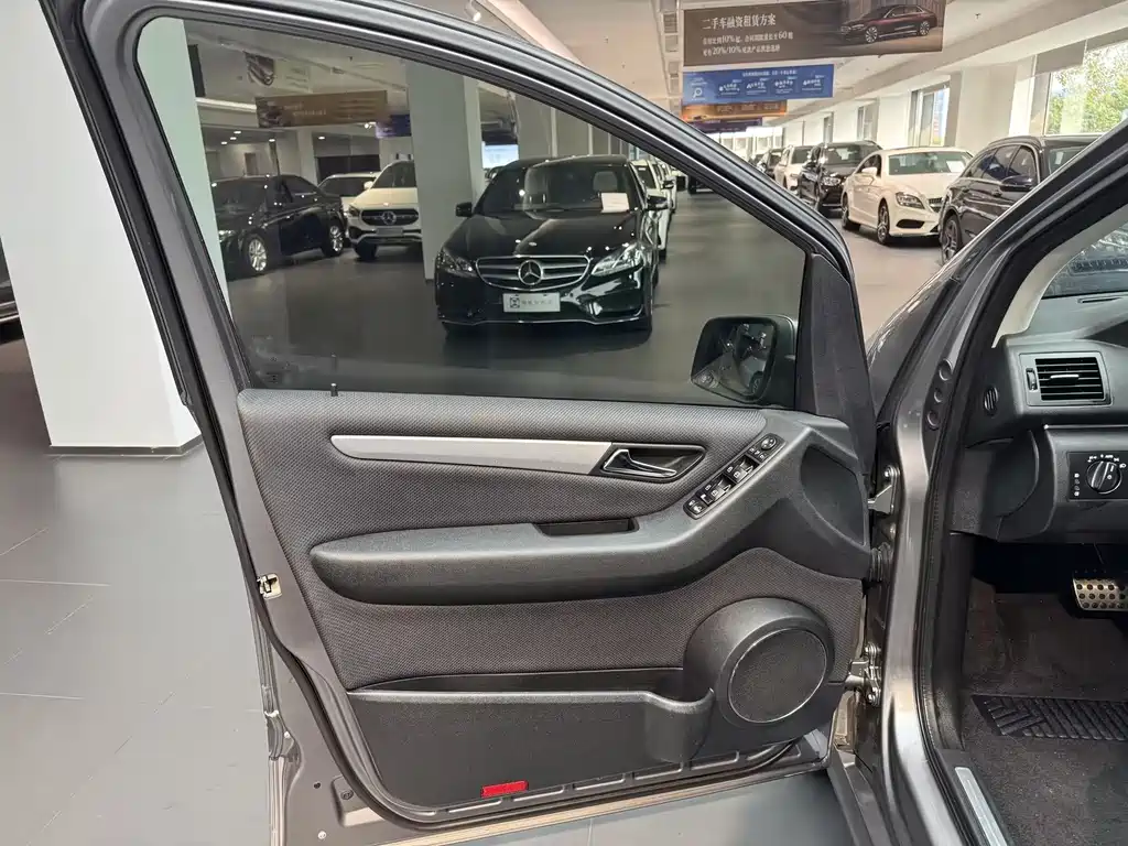 Mercedes-Benz B-Class — миниатюра 19