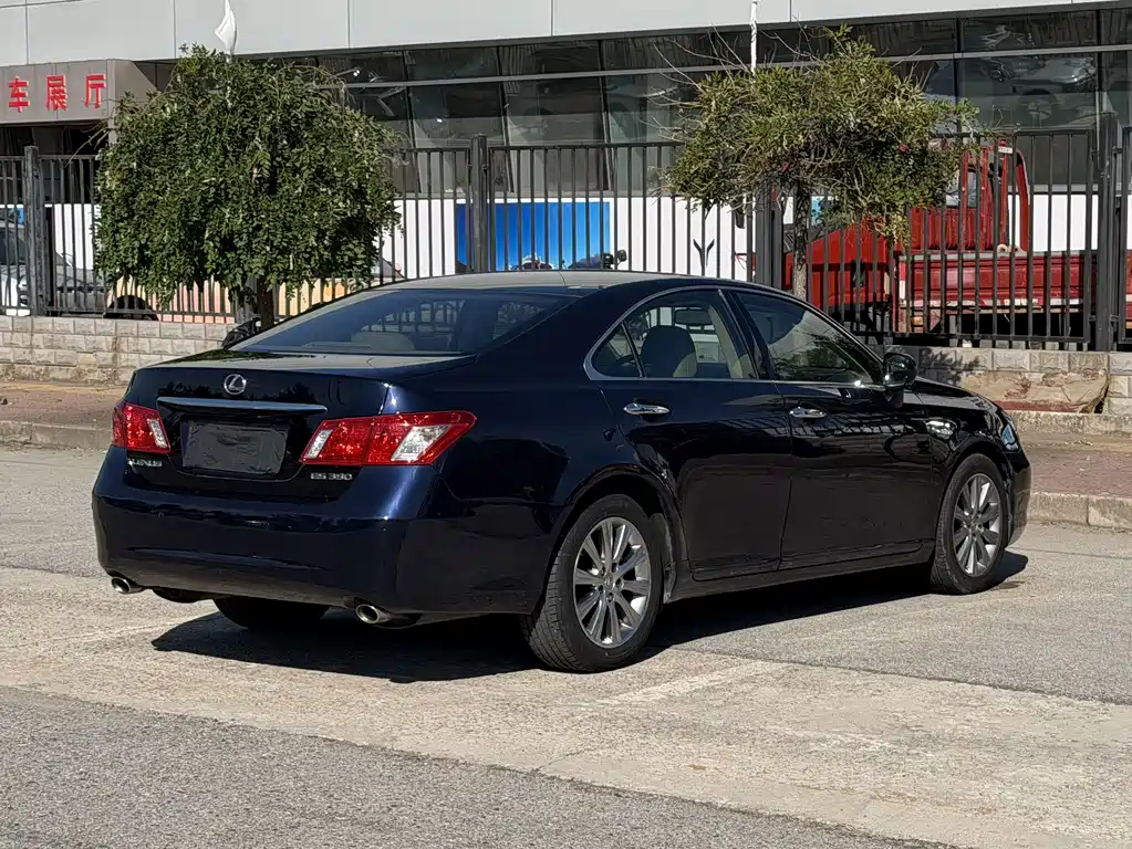 Lexus ES — миниатюра 4