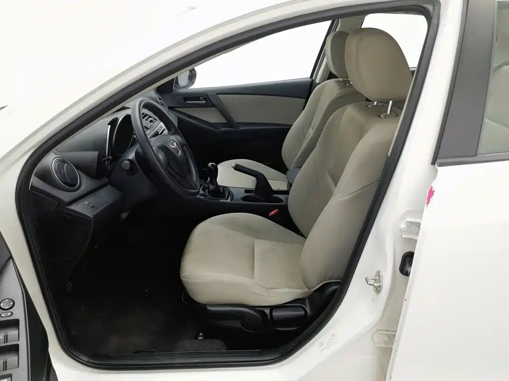 Mazda 3 Xingcheng — миниатюра 10