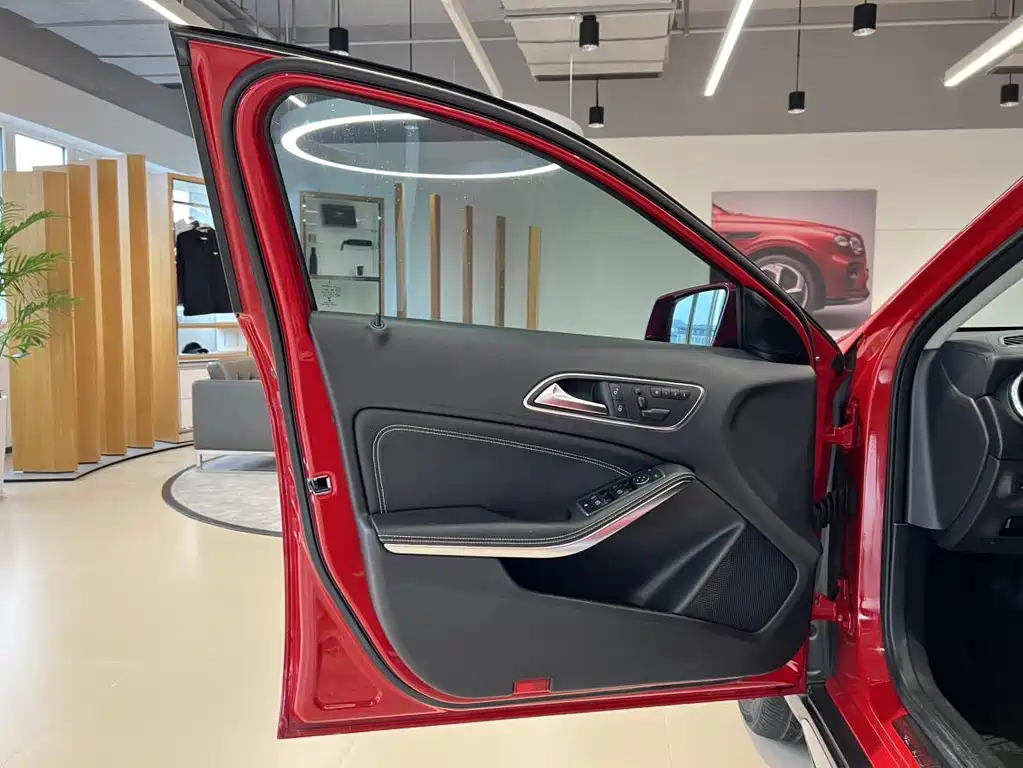 Mercedes-Benz GLA 2016 GLA 200 Fashion