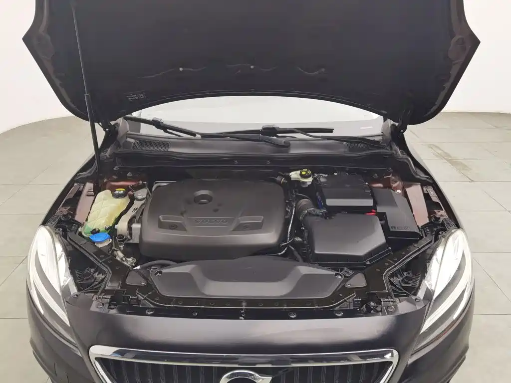 Volvo V40 — миниатюра 6