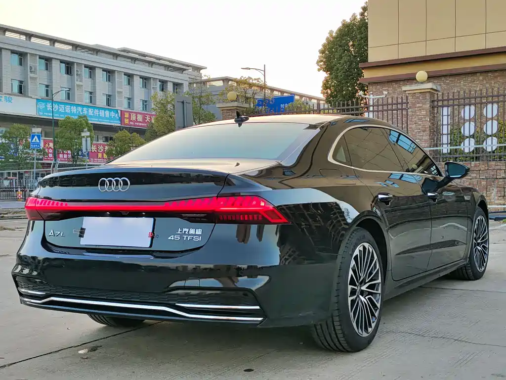 Audi A7L 2024 45 TFSI Luxury