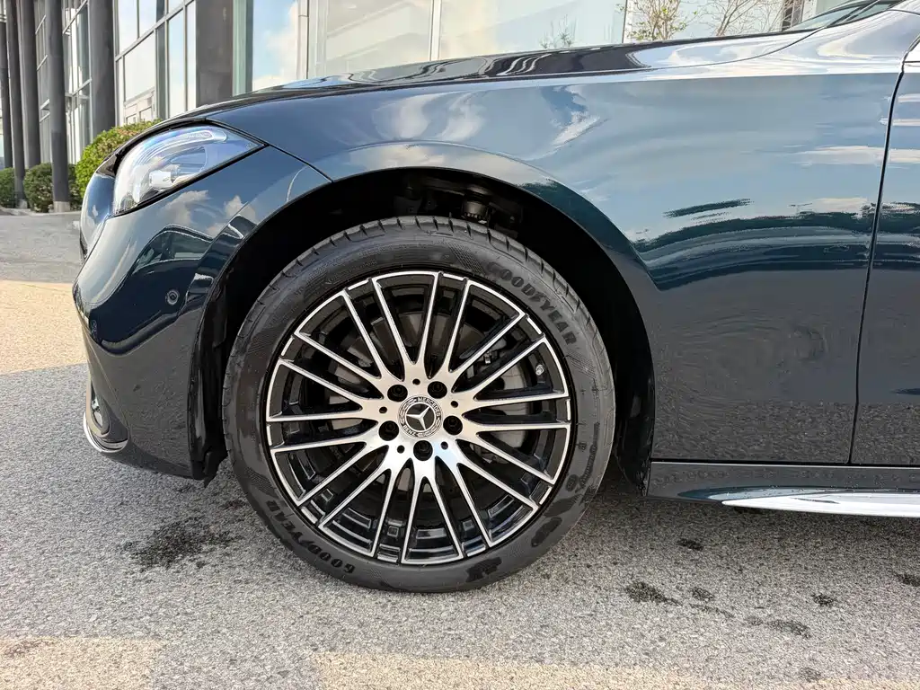 Mercedes-Benz C-Class — миниатюра 5