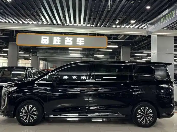 Hongqi Hongqi HQ9 PHEV — миниатюра 3