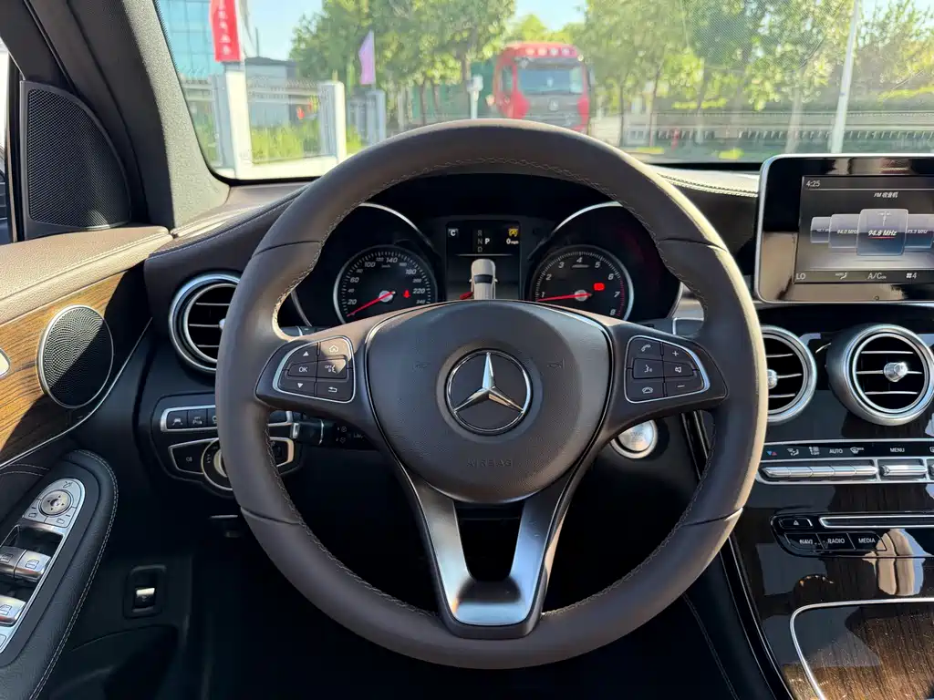 Mercedes-Benz GLC 2019 GLC 260 4MATIC Luxury