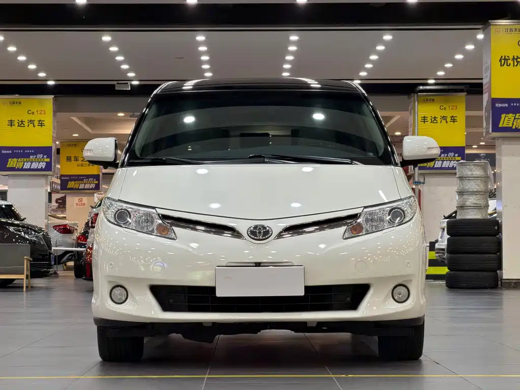 Toyota Previa — миниатюра 2