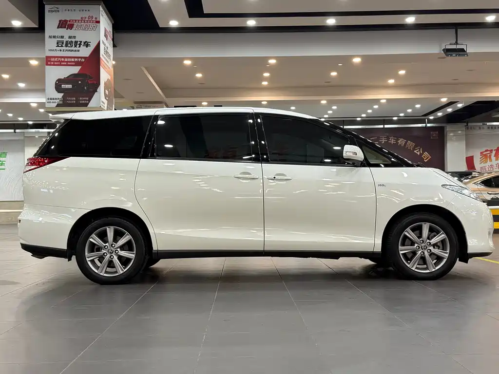 Toyota Previa — миниатюра 4