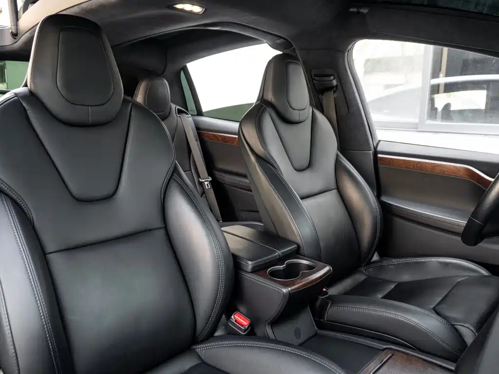 Tesla Model X — миниатюра 15