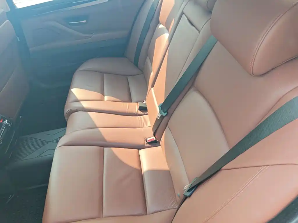 BMW 5 Series — миниатюра 17