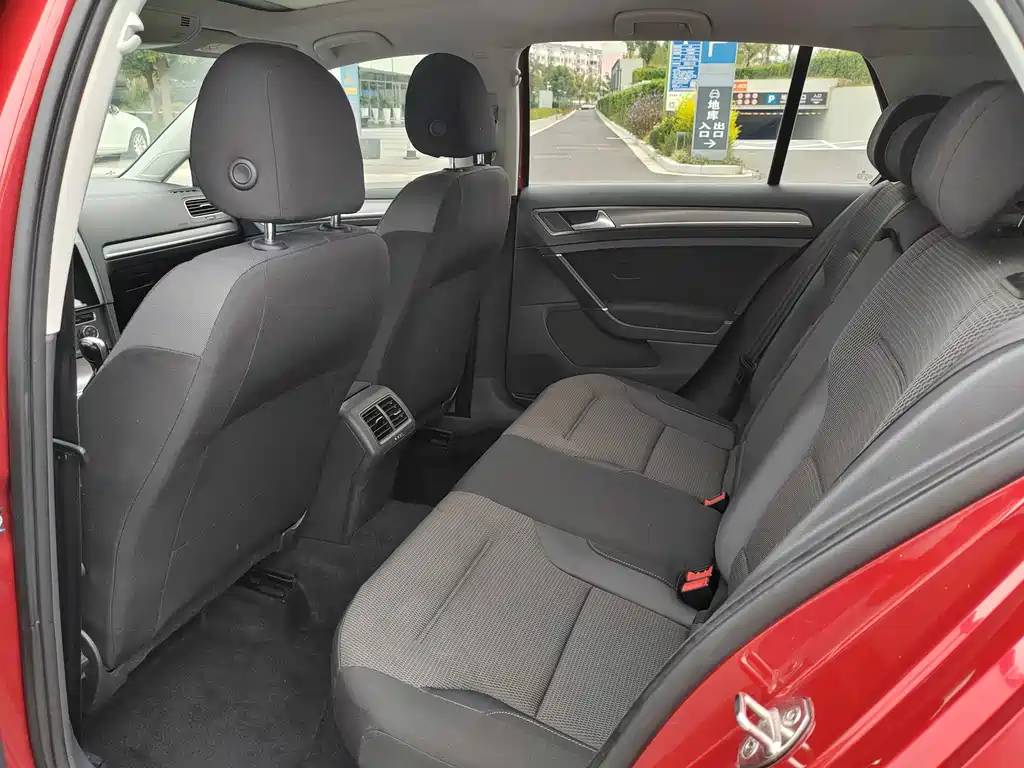 Volkswagen Golf — миниатюра 6