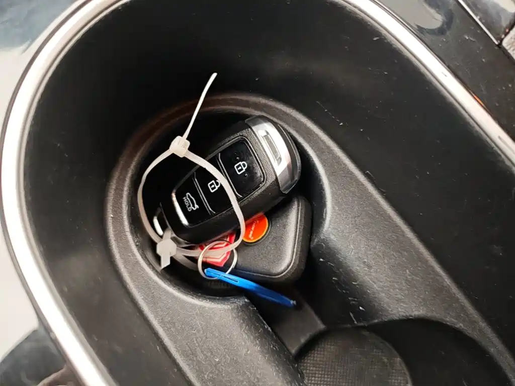 Hyundai Elantra — миниатюра 9